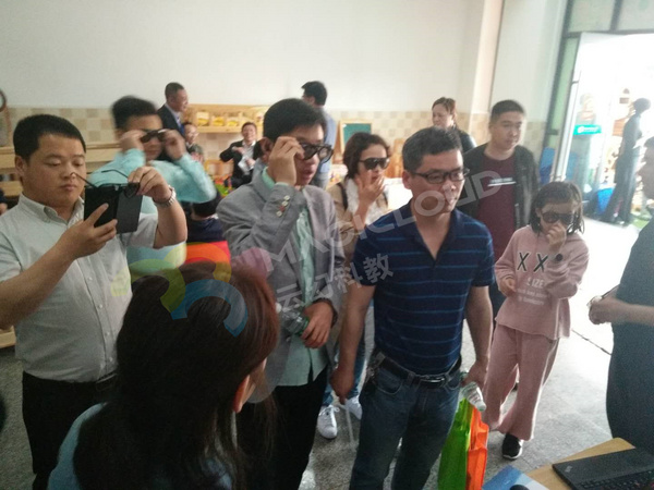 镇江市基础教育装备展:3D与AR的科技之美