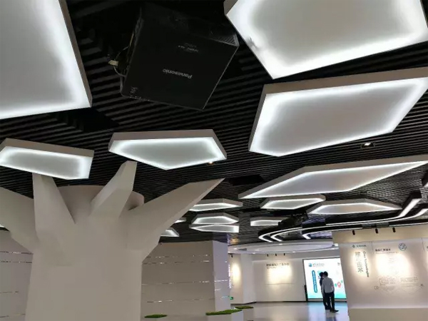 松下工程投影机“点睛”贵阳大数据产业基地