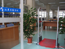 鴻泰安雙通道圖書防盜儀,電磁波圖書防盜磁條監測儀