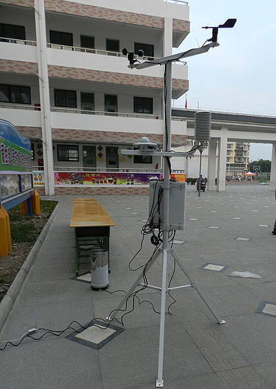 惠州市龙光城小学安装校园气象站