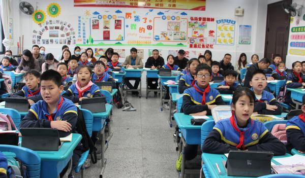 安徽合肥肥西县举办2023年中小学智慧课堂教学应用观摩研讨活动