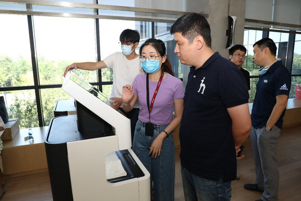 有道精品課與中國電信天翼云VR共推“VR宇宙探索”課程，讓孩子“置身”太空