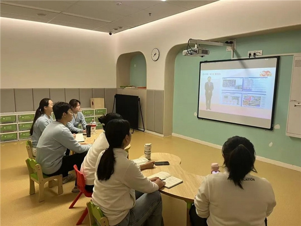 依法守护，安全童行！红黄蓝开展全国安全教育周主题活动