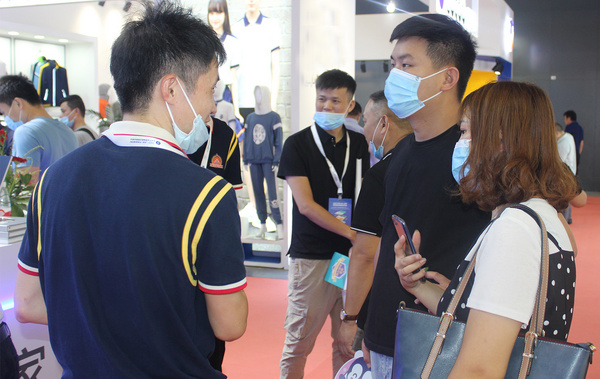 熱點|上海國際校服展：智能校服燃點爆棚，好評如潮