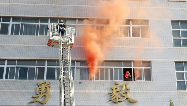 西北农林科技大学5200余名师生参加军训战备基础训练暨应急疏散演练