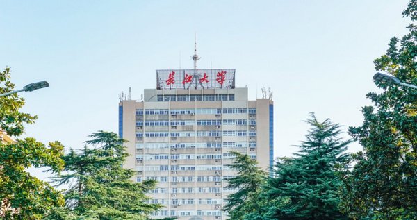 高速、极简、节能、可视：长江大学携手华为重塑“数智校园”