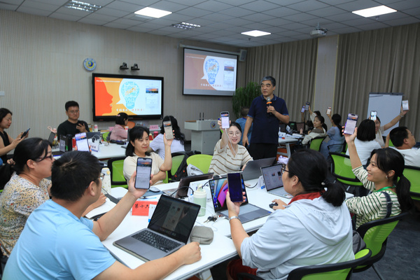 2023年河南省本科高校未来教育者研修班举办