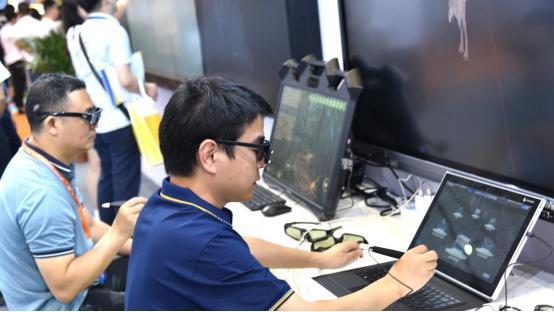 四川教育博览会 | 鸿合科技多款新品亮相，赋能成渝教育数字化