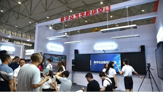 四川教育博覽會 | 鴻合科技多款新品亮相，賦能成渝教育數字化