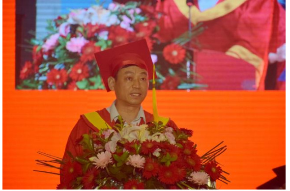 景德鎮學院隆重舉行2022屆畢業生畢業典禮暨學位授予儀式