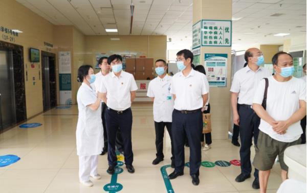 贵州医科大学与黔西南州人民医院举行教学医院签约揭牌仪式