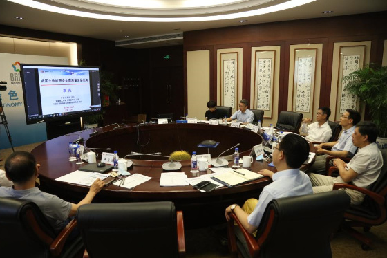 安徽理工大學校長袁亮院士出席首屆能源發展戰略高端論壇并作主旨報告