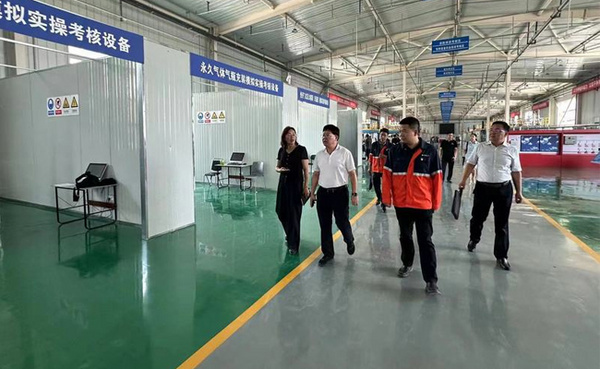 蘭州石化職業技術大學副校長程小紅到蘭州新區相關企業走訪調研