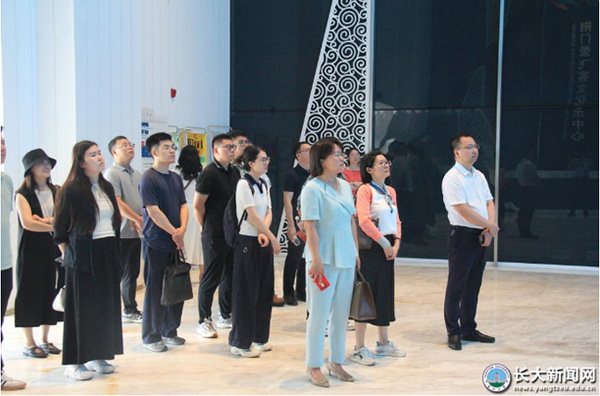 长江大学年轻干部履职能力提升专题培训班赴荆门开展现场实践教学