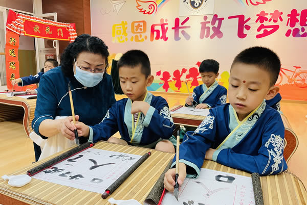 《我是小小中國娃》行知樂童幼兒園首屆學生畢業