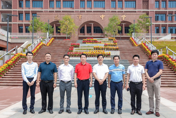 攜手共塑智慧教育，齊心集團董事長陳欽鵬一行赴深圳市龍津中學參觀交流