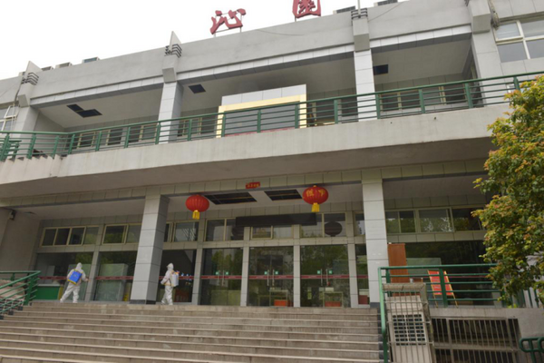 武漢軟件工程職業學院:三次消毒清潔,確保校園安全!