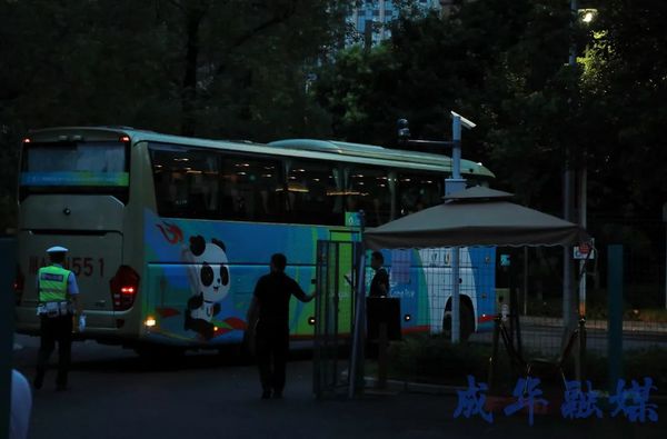 成電體育館：激情滿懷迎接青春盛會！
