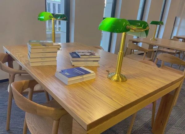 師生的“智慧后花園” ——深圳北理莫斯科大學圖書館