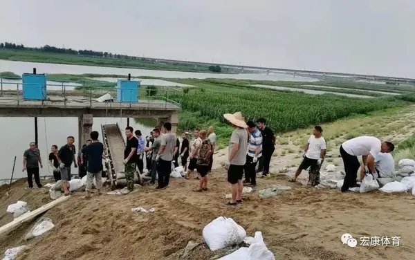 河南水災泄洪最后一站到海興——宏康體育捐千套救生衣顯真情