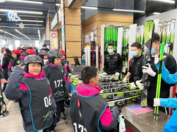 冰雪運動進校園 | 一起走進呼和浩特市中小學滑雪研學實踐活動